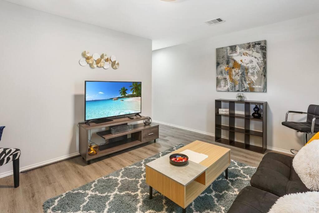 Cozy Two Bedroom Home Minutes From Downtown! Houston Ngoại thất bức ảnh