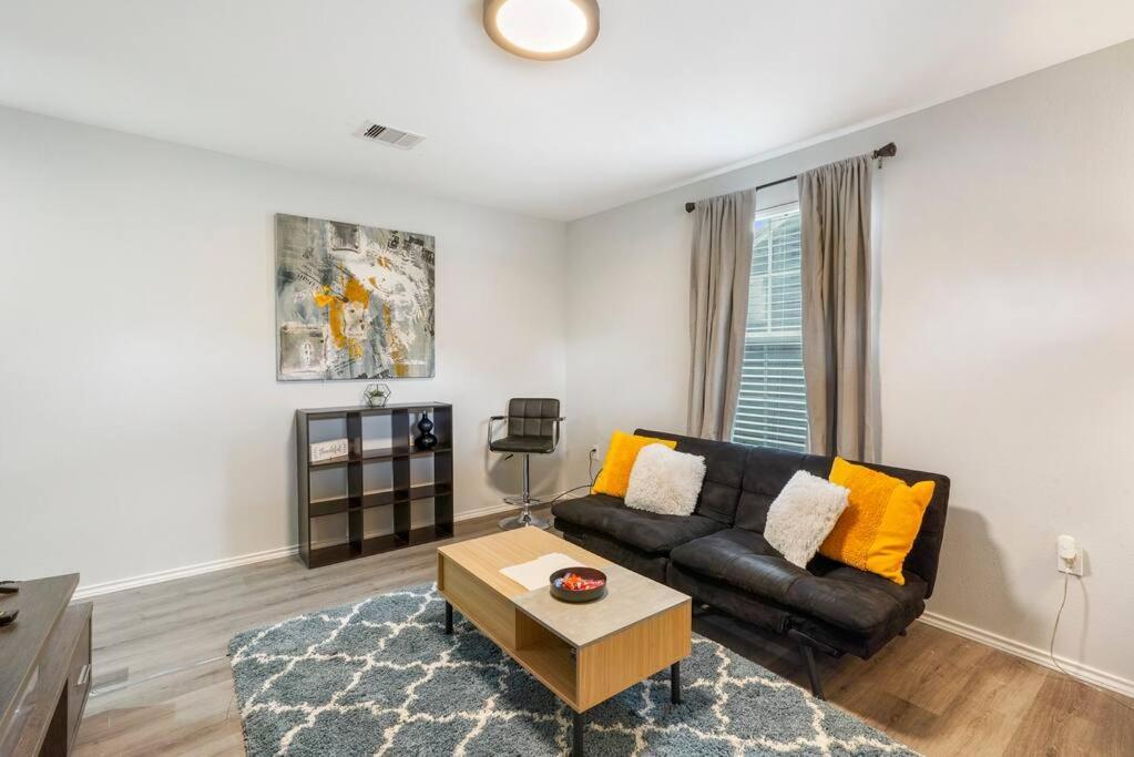 Cozy Two Bedroom Home Minutes From Downtown! Houston Ngoại thất bức ảnh